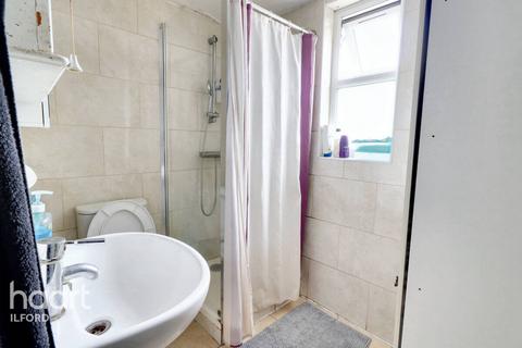 3 bedroom terraced house for sale, Francis Avenue, Ilford
