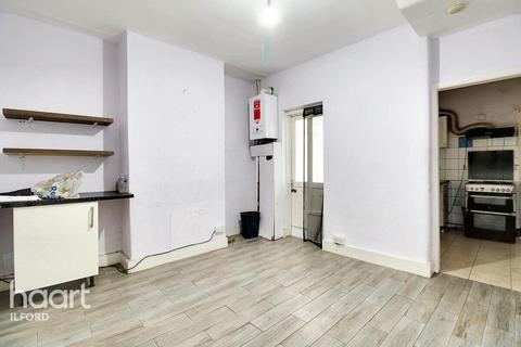 3 bedroom terraced house for sale, Francis Avenue, Ilford