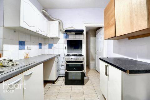 3 bedroom terraced house for sale, Francis Avenue, Ilford