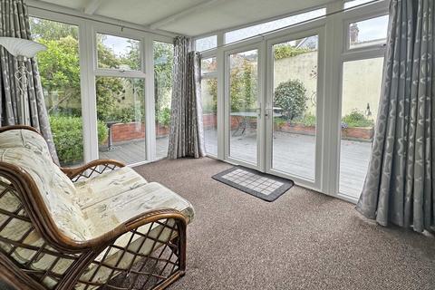 1 bedroom detached bungalow for sale, St Thomas, Exeter