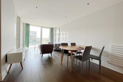 3 bedroom flat to rent, Hamond Court, London, KT2