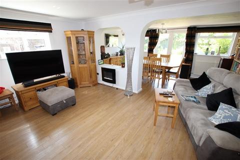 3 bedroom semi-detached house for sale, Kingfishers, Great Clacton, Clacton on Sea