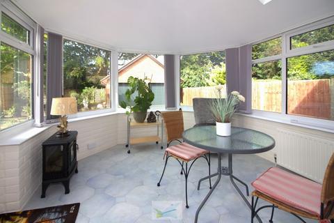 4 bedroom detached house to rent, Highcliffe