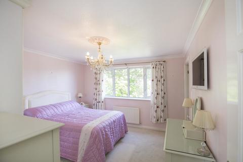 3 Coppard Gardens, Chessington, KT9 2GE