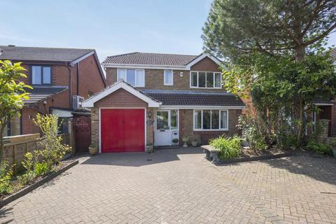 4 bedroom detached house for sale, Coppard Gardens, Chessington KT9