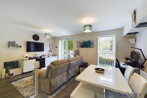 1 bedroom apartment for sale, Hawker Drive, Addlestone, Surrey, KT15
