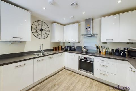1 bedroom apartment for sale, Hawker Drive, Addlestone, Surrey, KT15