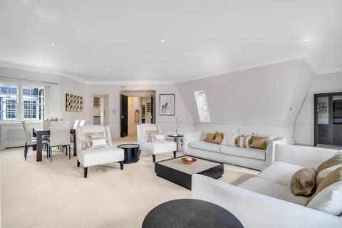 3 bedroom apartment to rent, Davies Street, Mayfair W1K