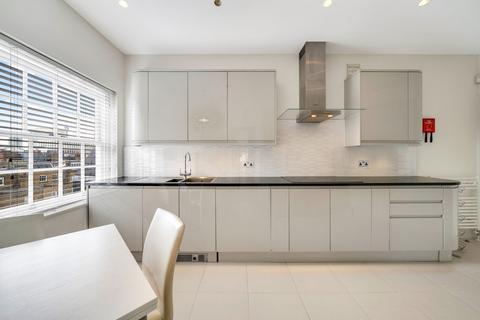 3 bedroom apartment to rent, Davies Street, Mayfair W1K