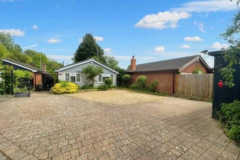 2 bedroom detached bungalow for sale, Brookside, Weedon, NN7 4SW