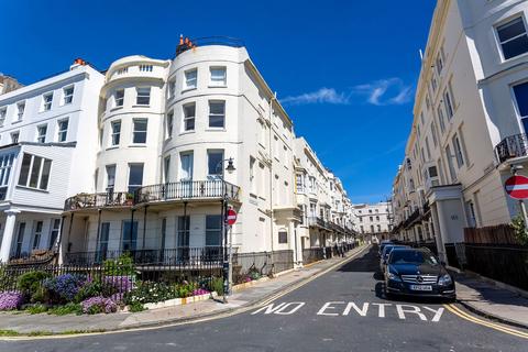 2 bedroom apartment for sale, Bloomsbury Place, Brighton BN2