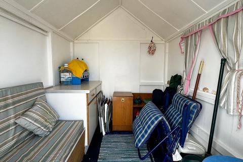 Chalet for sale, Beach Hut 891, Cliff Road IP11