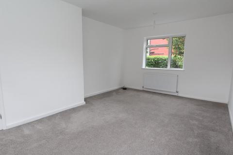 3 bedroom end of terrace house to rent, Lowedges Road, Sheffield