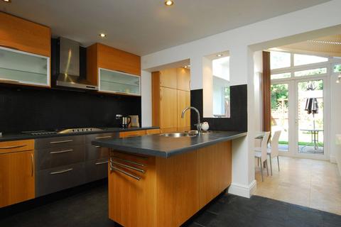4 bedroom house to rent, Almond Avenue, Ealing, London, W5