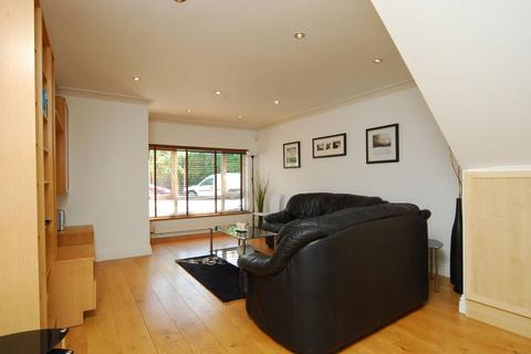4 bedroom house to rent, Almond Avenue, Ealing, London, W5