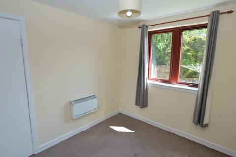 2 bedroom flat to rent, Lawrence Street, Kelty, KY4