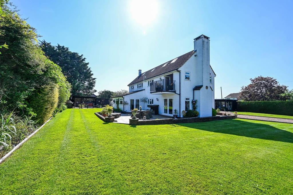 Clay Lane, Jacobs Well, Guildford, GU4 5 bed detached house for sale
