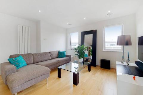 2 bedroom flat for sale, Holford Way, Roehampton, London, SW15