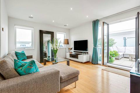 2 bedroom flat for sale, Holford Way, Roehampton, London, SW15