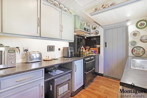 3 bedroom cottage for sale, High Road, Epping, CM16