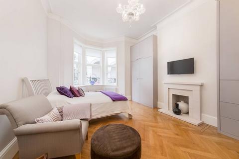 Studio to rent, Wilbraham Place, Belgravia, London, SW1X