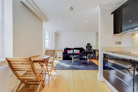 2 bedroom flat to rent, Huntley Street, Bloomsbury, London, WC1E