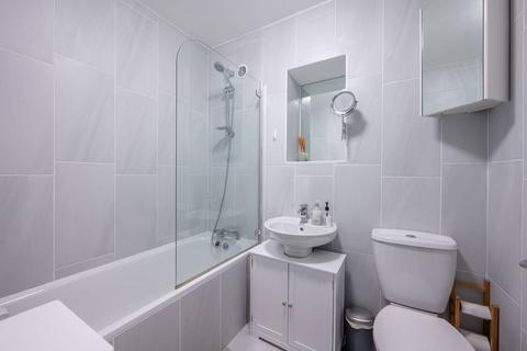 3 bedroom flat to rent, Claudia Place, Southfields, London, SW19
