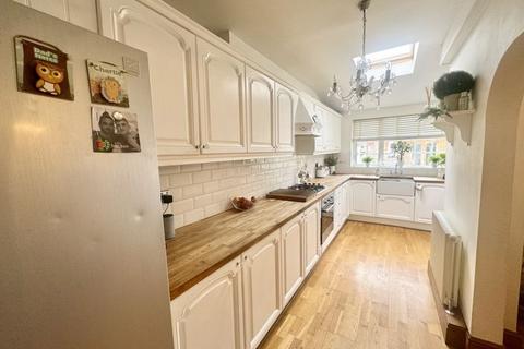 3 bedroom terraced house for sale, WARNEFORD ROAD, CLEETHORPES