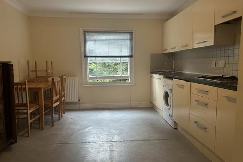 3 bedroom flat to rent, Fairfield Road, Haringey N8