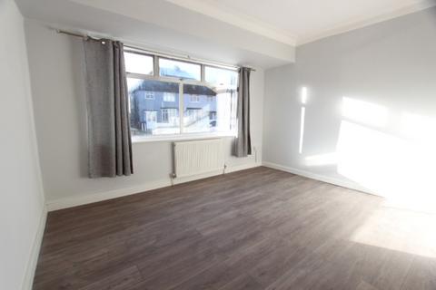 House share to rent, Mitchell Road, London N13