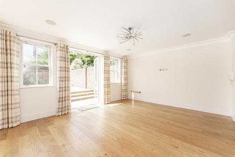 5 bedroom terraced house to rent, Queensgate Terrace, W5