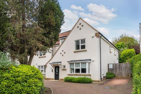 2 bedroom apartment for sale, Woodcote Valley Road, West Purley