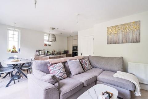 2 bedroom apartment for sale, Woodcote Valley Road, West Purley
