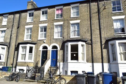 1 bedroom in a house share to rent, Bateman Street, Cambridge CB2