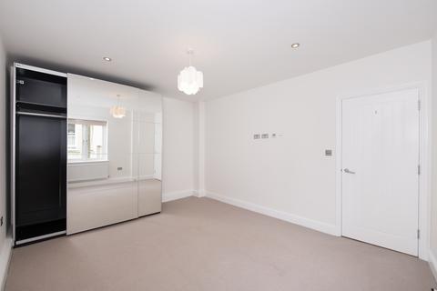 1 bedroom flat to rent, Wendell Road, W12