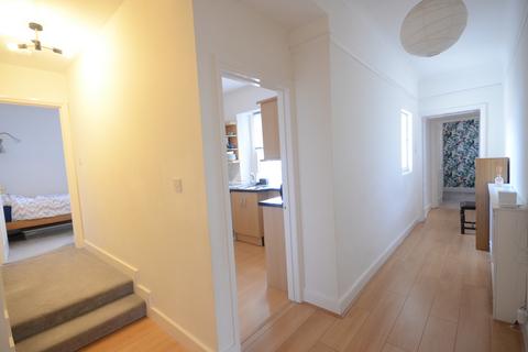 3 bedroom apartment to rent, Clifton Park, BS8
