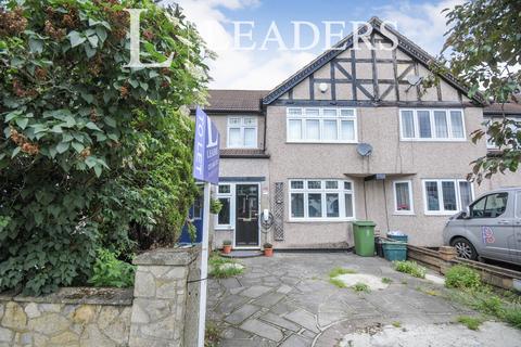 3 bedroom semi-detached house to rent, Sunray Avenue, Bromley, BR2