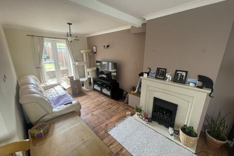 3 bedroom semi-detached house to rent, Taylor Crescent, Stapleford