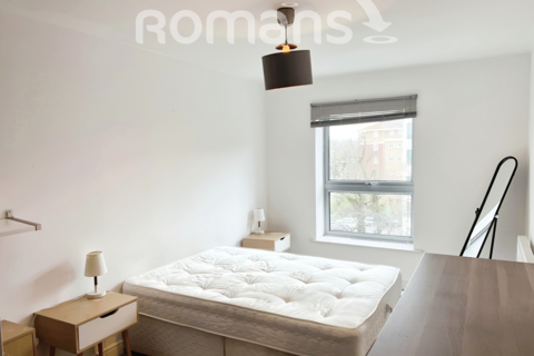 1 bedroom apartment to rent, Coombe Way, Farnborough, GU14