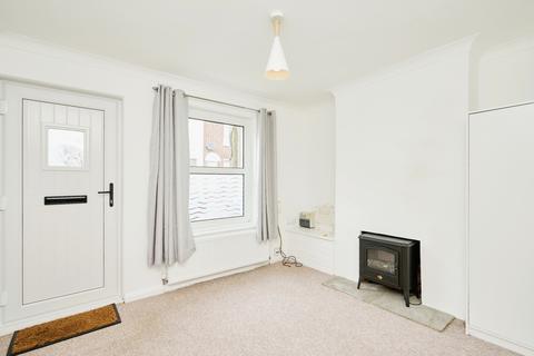 3 bedroom semi-detached house to rent, Albert Street, Cowes