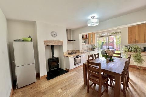 2 bedroom semi-detached house to rent, Station Terrace, Radcliffe-on-trent, Nottingham
