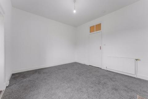 1 bedroom property to rent, Upper Flat 8 Brown Street KA16 9AA
