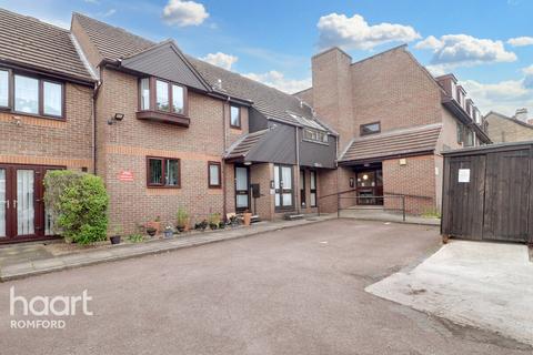 1 bedroom retirement property for sale, Fernleigh Court, Mawney Road, Romford, RM7 7JE