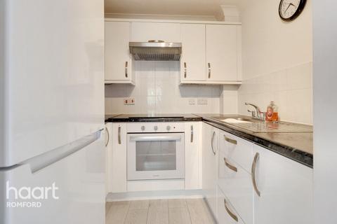 1 bedroom retirement property for sale, Fernleigh Court, Mawney Road, Romford, RM7 7JE