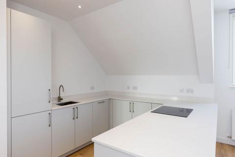 3 bedroom flat to rent, Temple Park Crescent, Polwarth, Edinburgh
