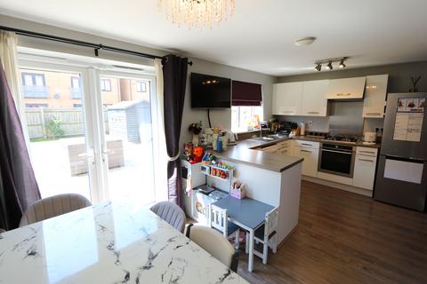 71 Fairlane Drive, South Ockendon, RM15 5FA