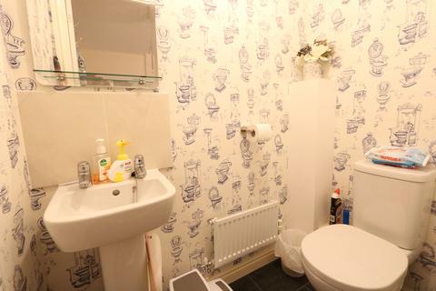 71 Fairlane Drive, South Ockendon, RM15 5FA