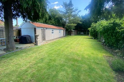 4 bedroom detached bungalow for sale, Park Street Lane, Park Street, St Albans, Hertfordshire. AL2