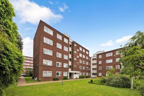3 bedroom flat for sale, The Fountains, Ballards Lane, Finchley, London, N3 1NL
