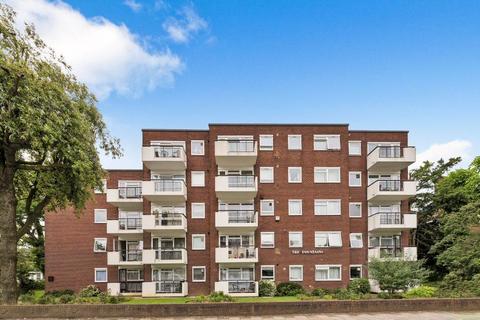 2 bedroom flat for sale, The Fountains, Ballards Lane, Finchley, London, N3 1NL